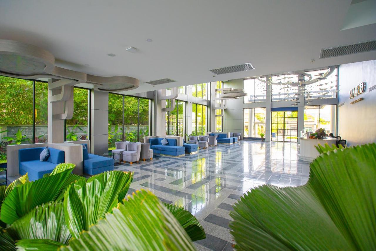 Seabed Grand Hotel Phuket - Sha Extra Plus Exterior photo Lobby