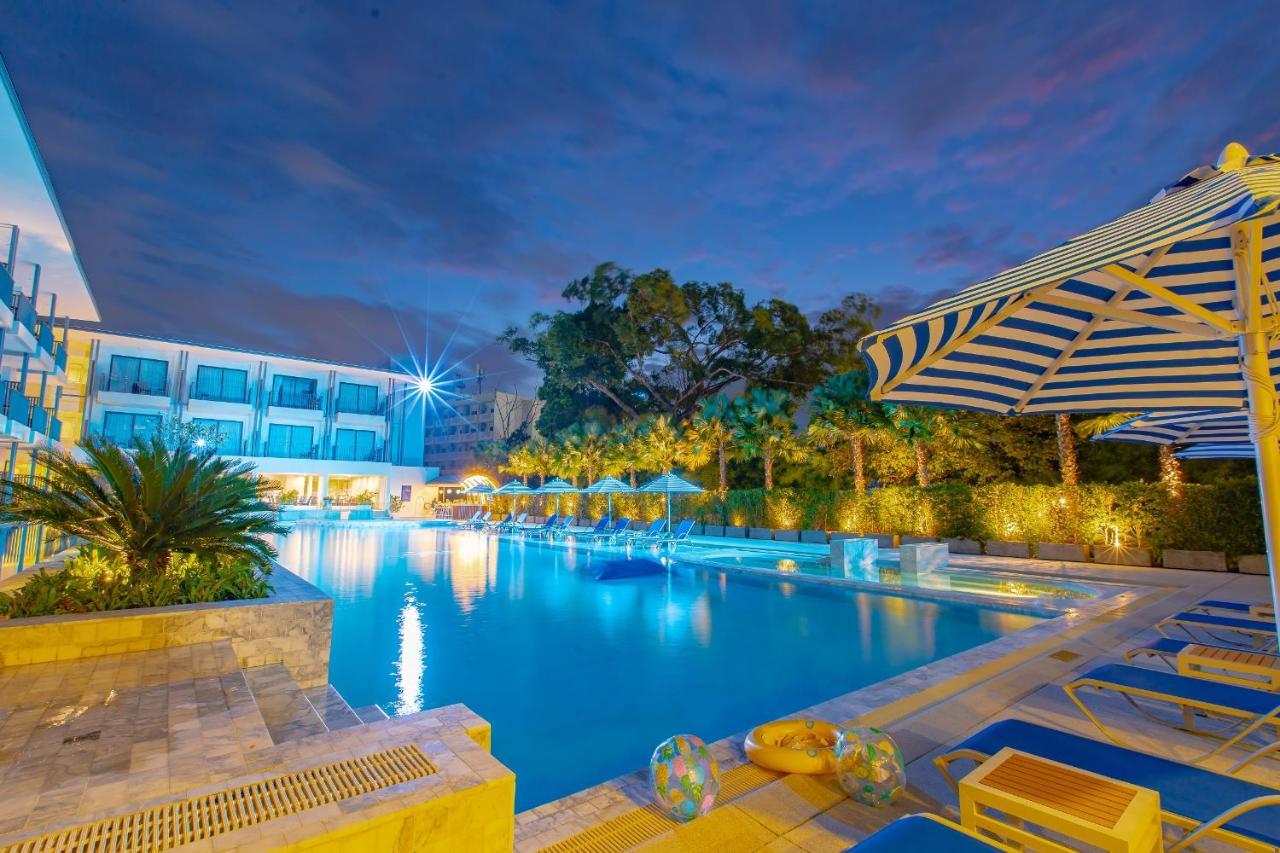 Seabed Grand Hotel Phuket - Sha Extra Plus Exterior photo The pool at the hotel