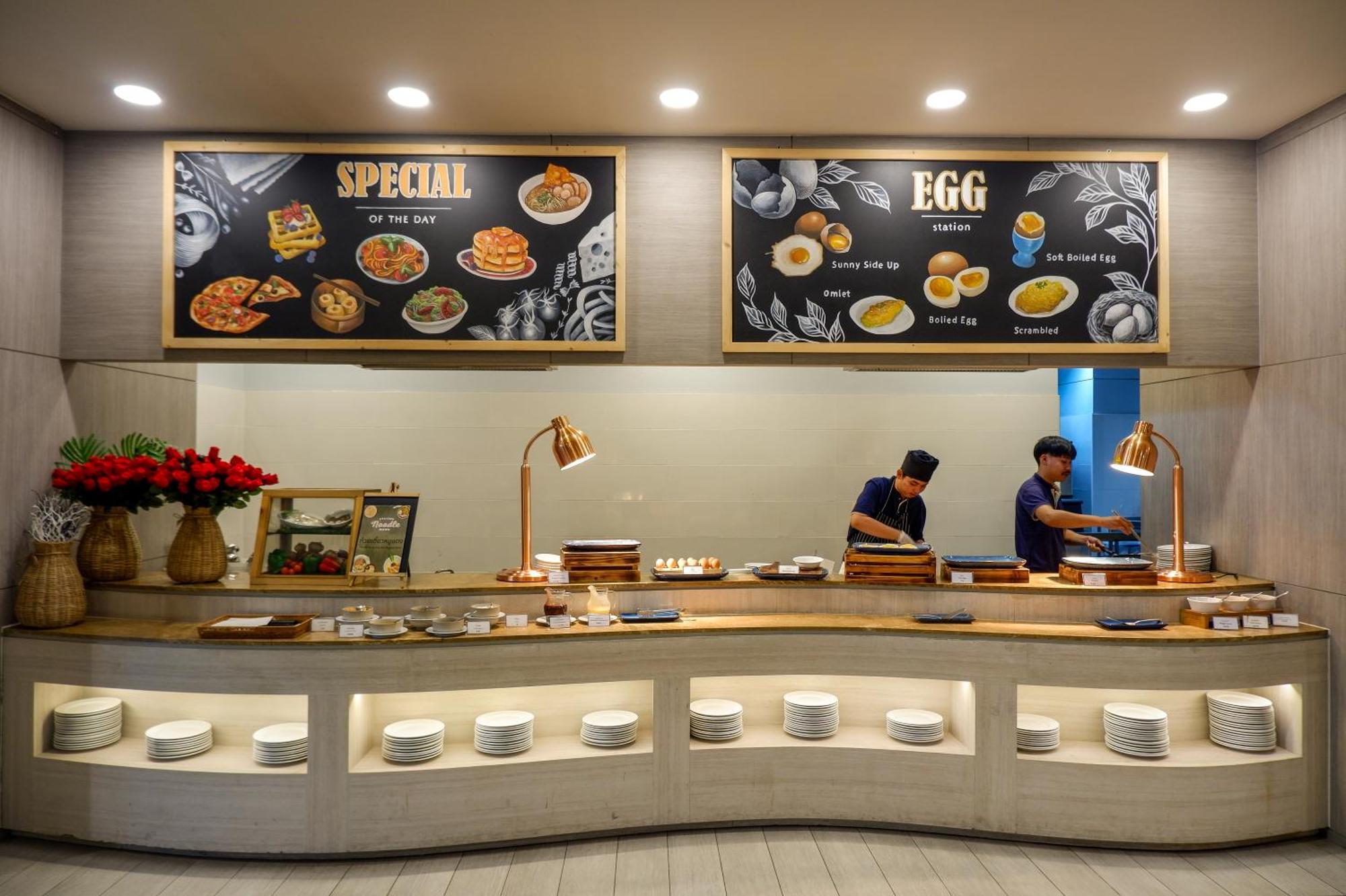 Seabed Grand Hotel Phuket - Sha Extra Plus Exterior photo A live kitchen at a hotel