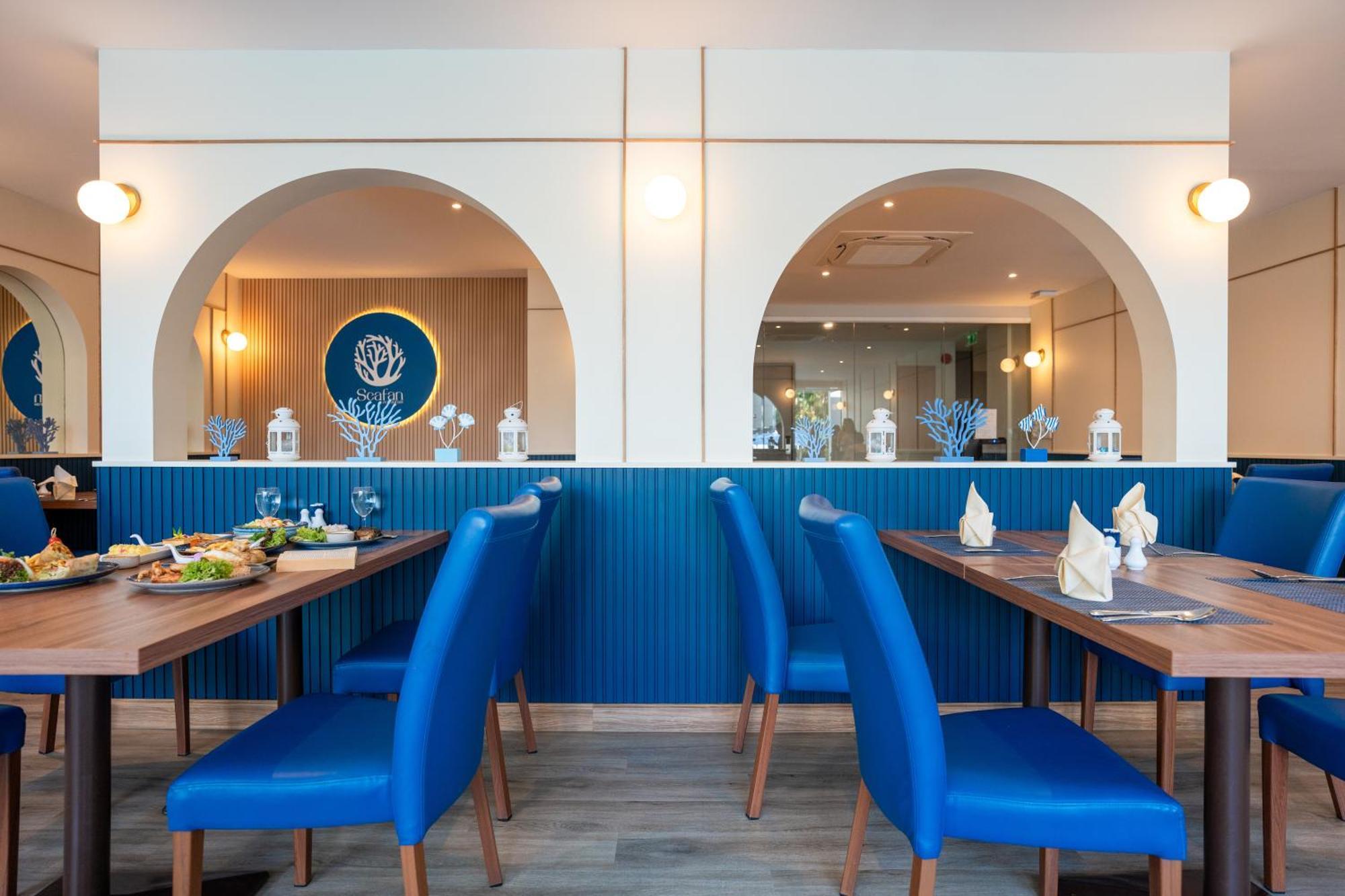 Seabed Grand Hotel Phuket - Sha Extra Plus Exterior photo Restaurant